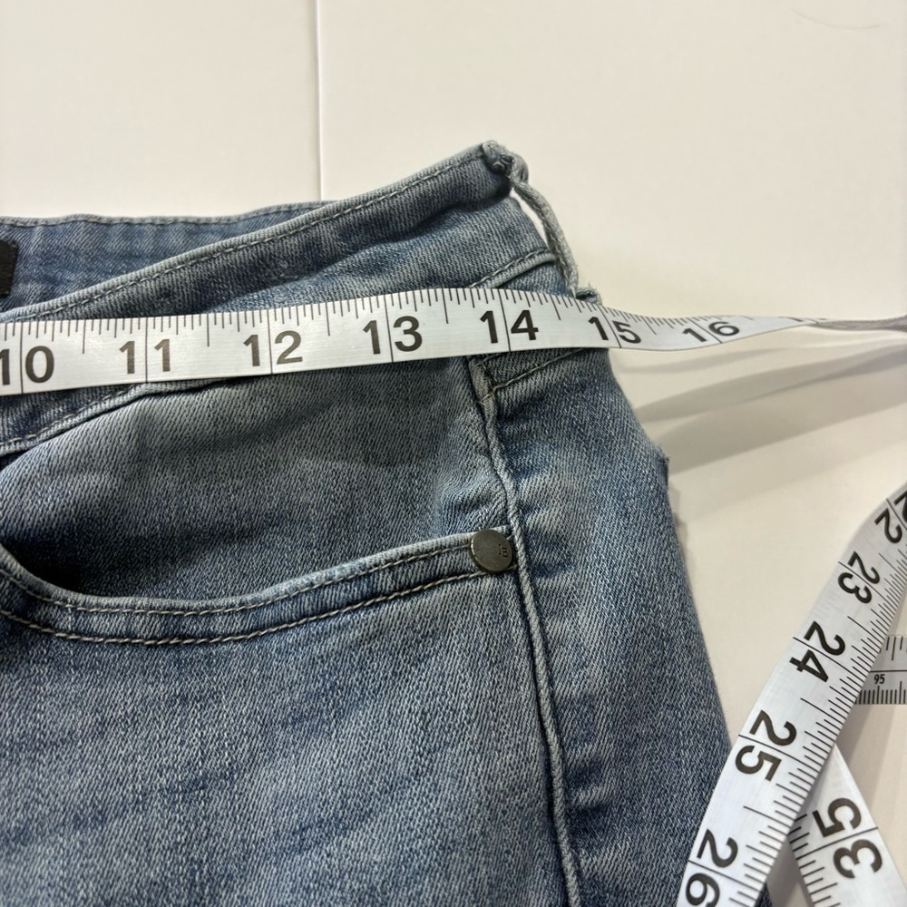 Judy Blue Relaxed Fit Distressed Jeans Size 31 Medium Wash - Picture 3 of 13